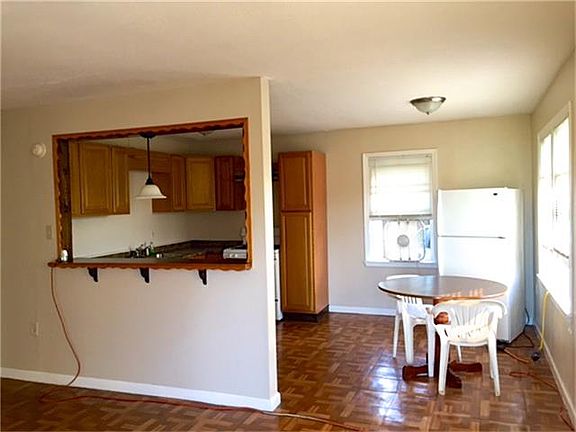 3rd image of 1609 Bayou Homes Dr