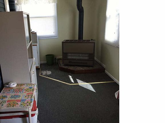4th image of 215 N Irvine St