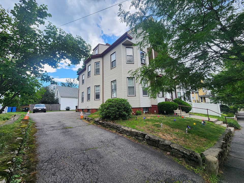 1st image of 10 Park Rd #1