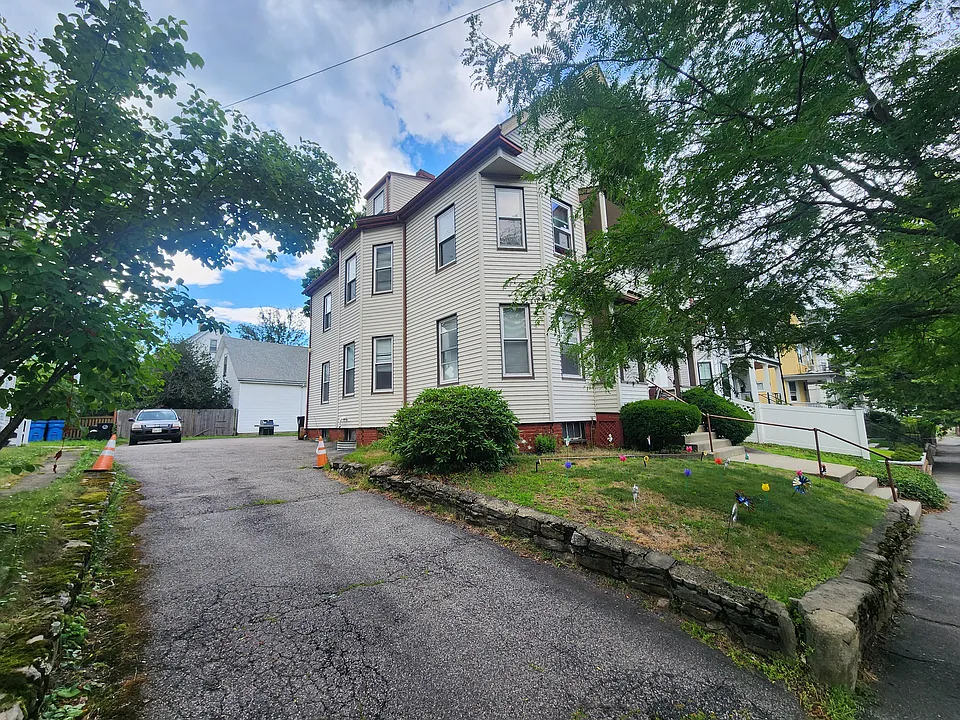 10 Park Rd #1