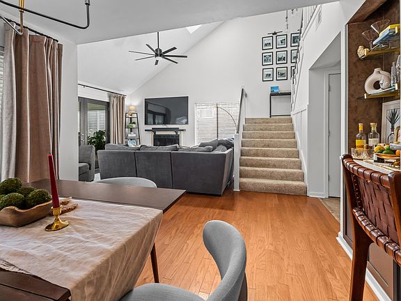 3rd image of 1102 Hidden Cove Dr