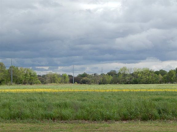 3rd image of Dorsett Dr