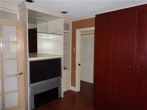 5th image of 3232 Laurel Oaks Ln
