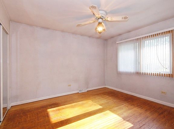 5th image of 9829 S Mayfield Ave