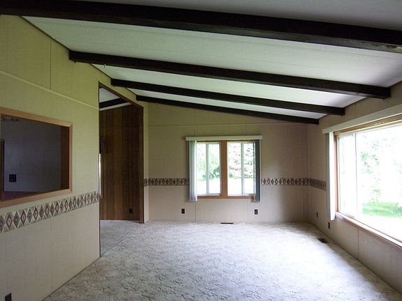 5th image of 708 S Highland St