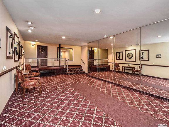 4th image of 32 Pearsall Apt2k Ave
