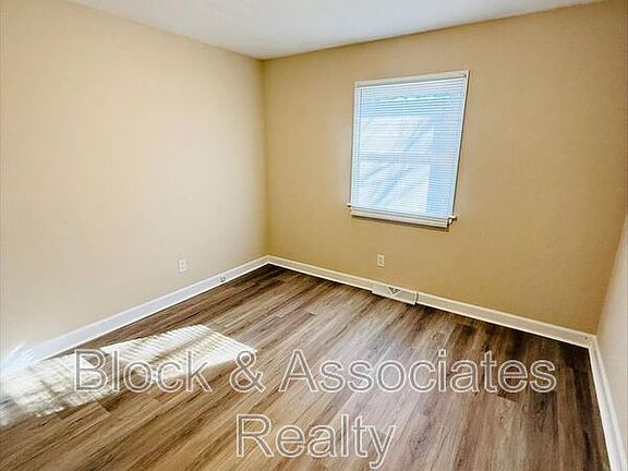 5th image of 601 E Brown St
