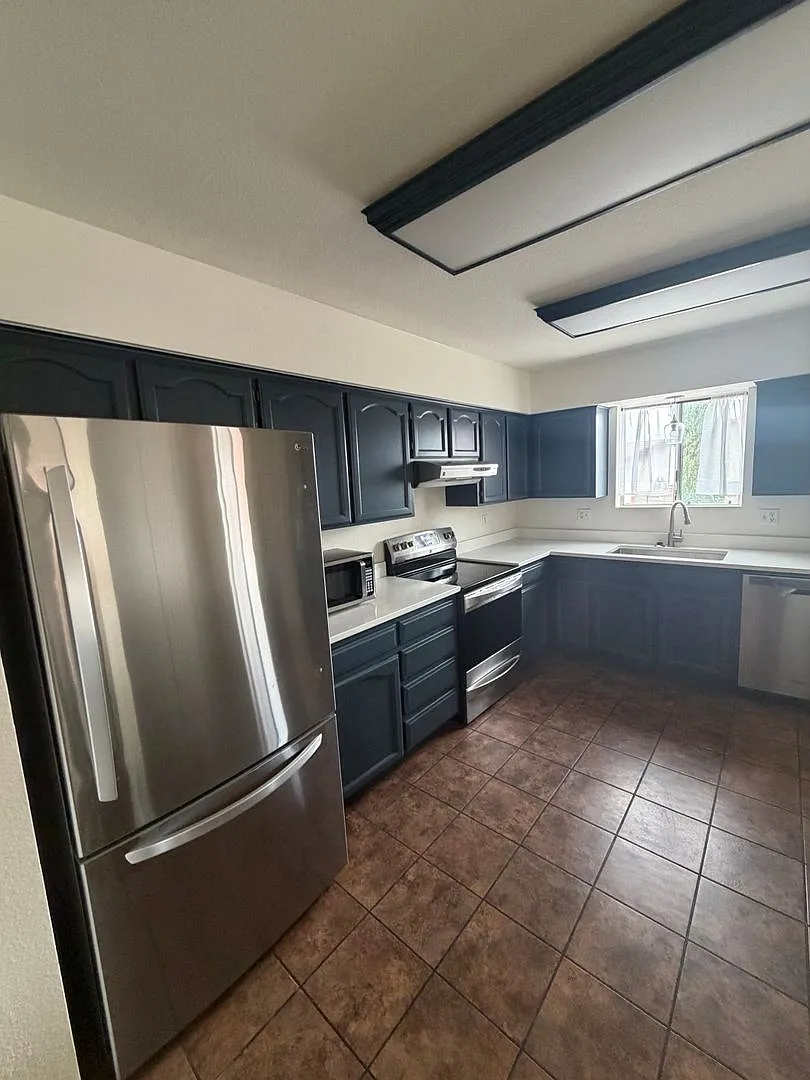 Large Home on Large Lot — Photo 4