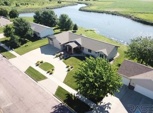 1501 Holiday Dr, Canton, SD 57013