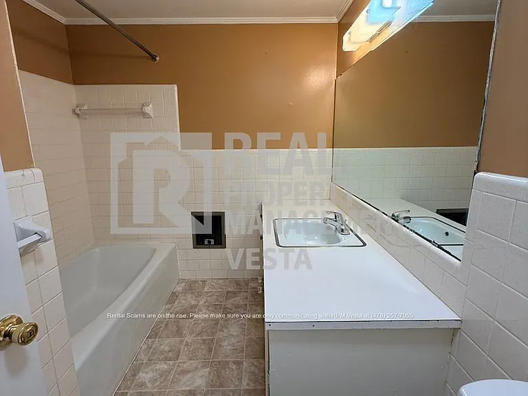 1933 Deerwood Pl — Photo 6