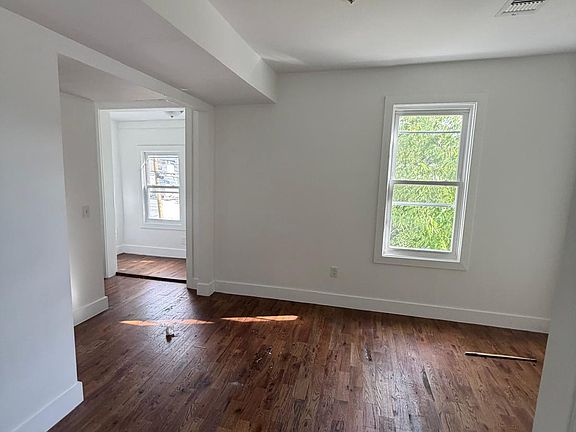 2nd image of 239 12th Ave Floor 2