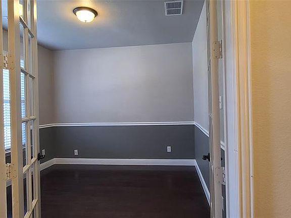 3rd image of 629 Sundrop Dr