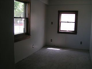 3rd image of 4411 Parker St