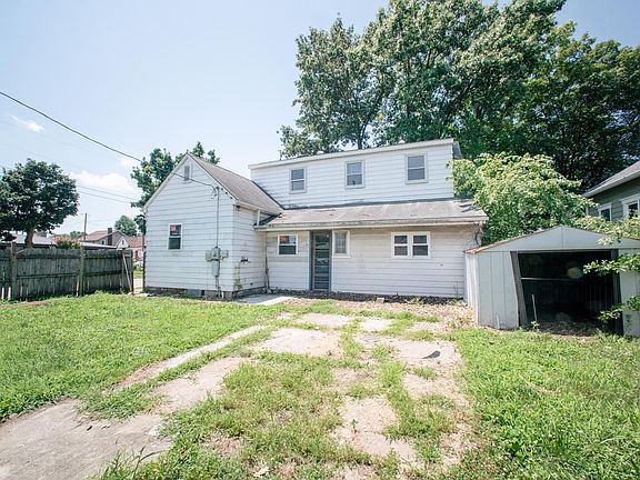 5th image of 830 Perry St