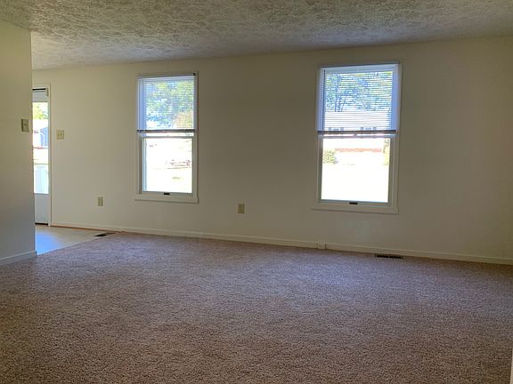 5th image of 921 Stonewall Ln