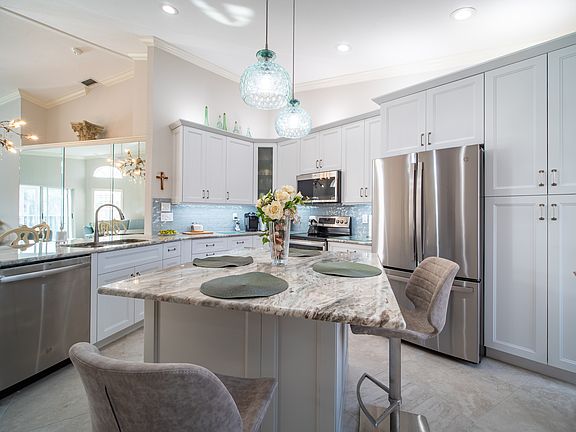 3rd image of 8415 Excalibur Cir #1-1-B