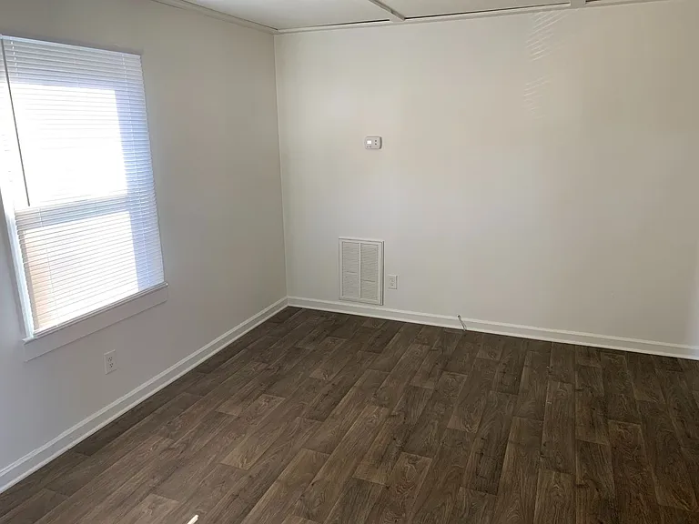 1514 Sloan St — Photo 2