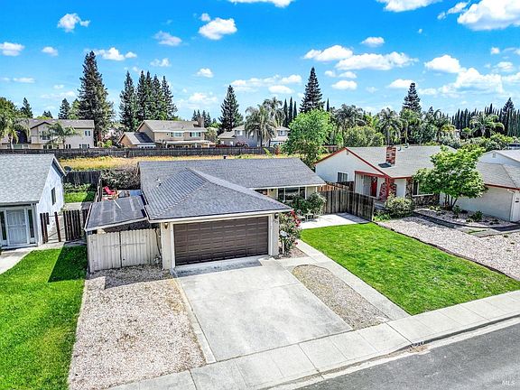 3rd image of 337 Ponderosa Drive