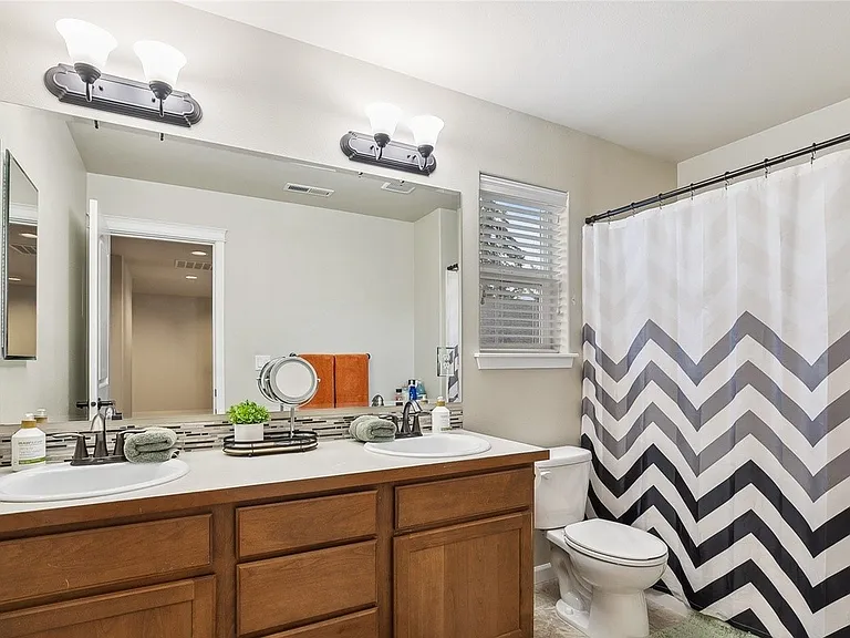 4117 Jude Ct NE — Photo 23
