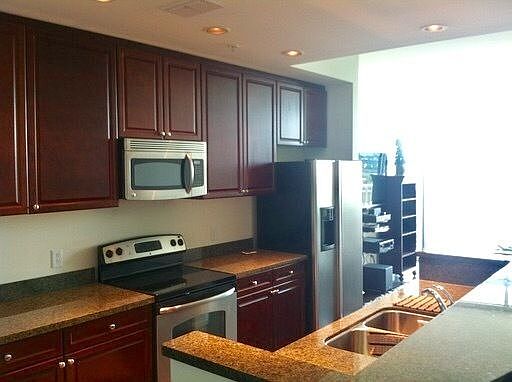 4th image of 301 Virginia St Unit 1510