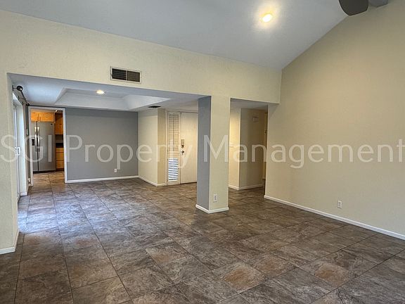 5th image of 4040 E Larkspur Dr