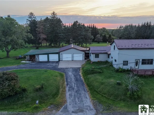 5699 Wattlesburg Rd, Ripley, NY 14775