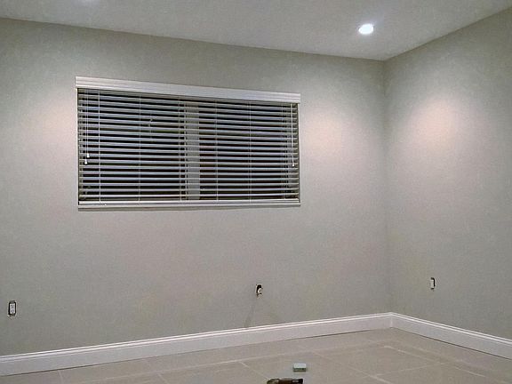 2 equally large bedroms...