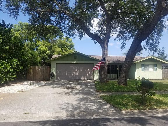 2nd image of 121 Cambridge Dr