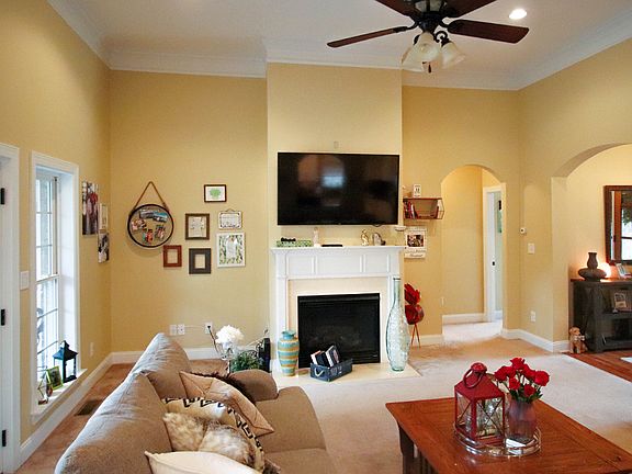 4th image of 753 Cherry Hills Pl