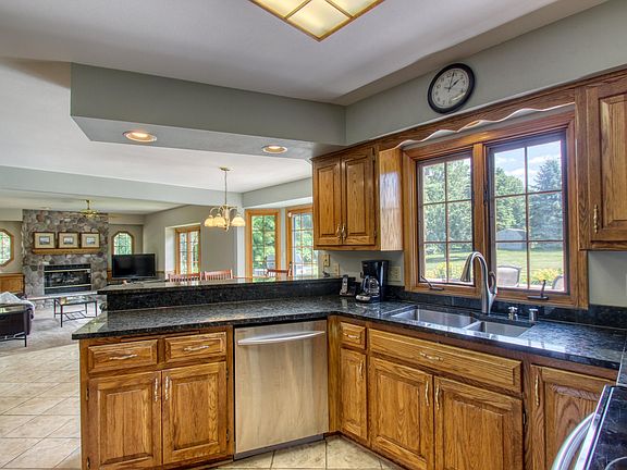 5th image of 4079 Spruce Dr