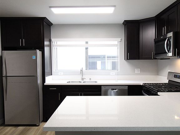 2nd image of 1327 Crenshaw Blvd #29-12
