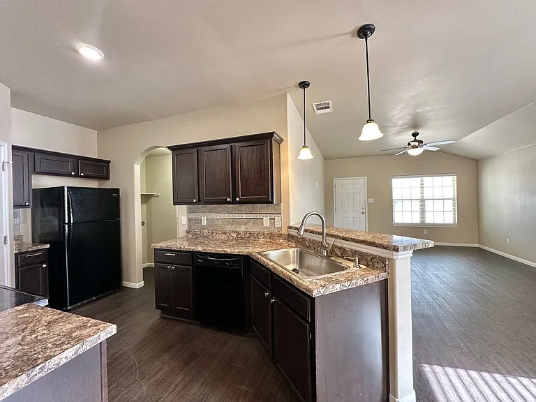 1301 Vanguard Ln — Photo 5