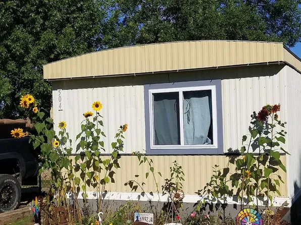 504 4th St NW, Watford City, ND 58854