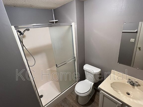 3rd image of 443 Lee Dr