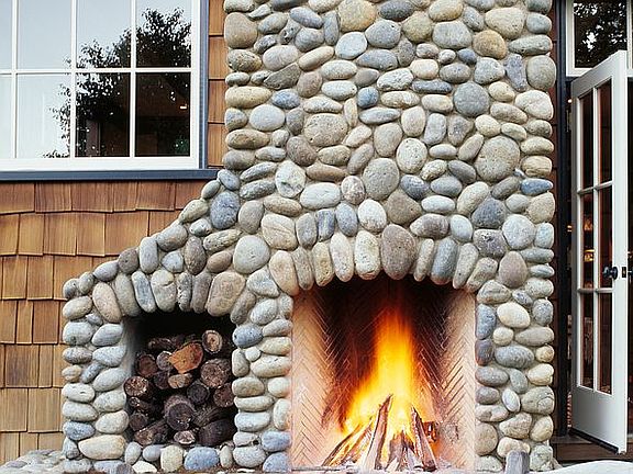 Outdoor dining space