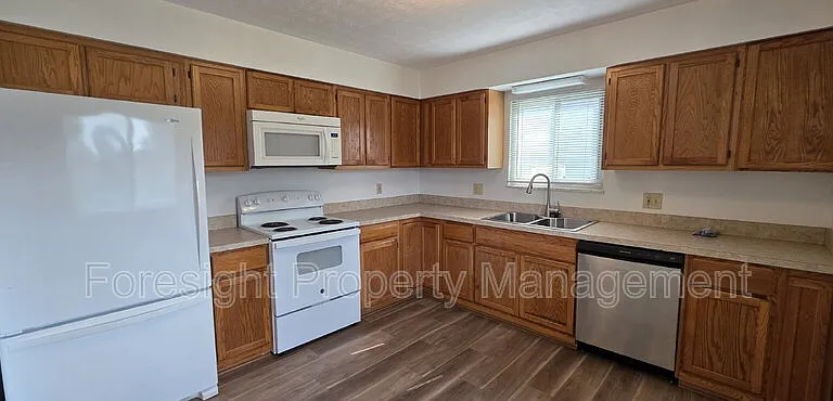 53 Carriage Dr — Photo 9