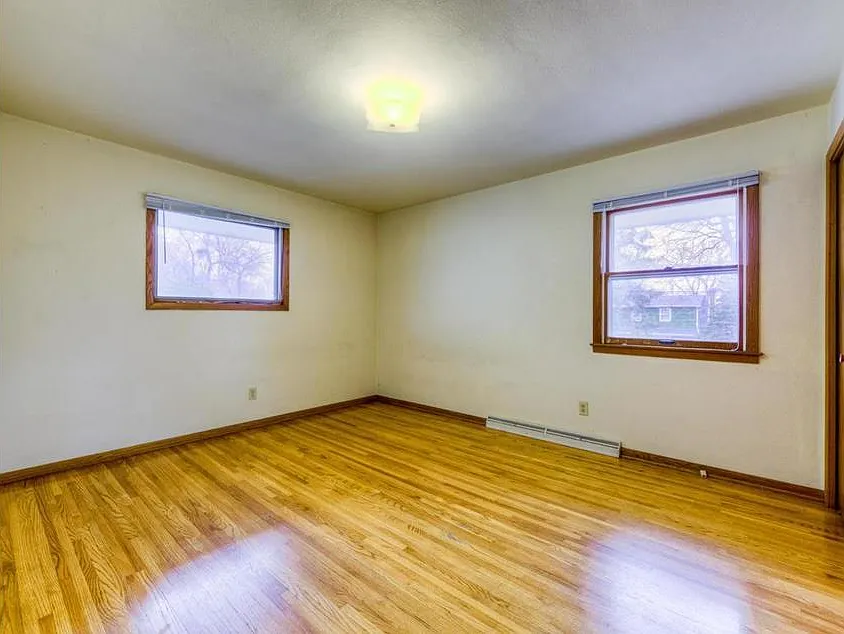4 bed, 2039 sqft, $700 — Photo 3