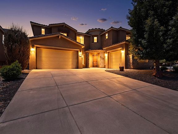 3rd image of 45 Vista Hermosa Pl NE