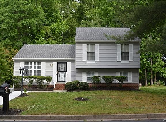 2nd image of 3905 River Bluffs Pl