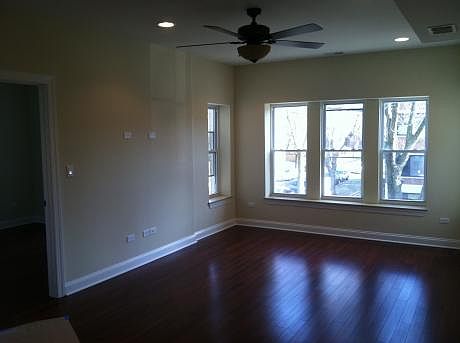 3rd image of 5858 N Maplewood Ave #2C