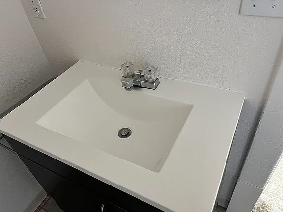 5th image of 2701 N 12th St Unit B