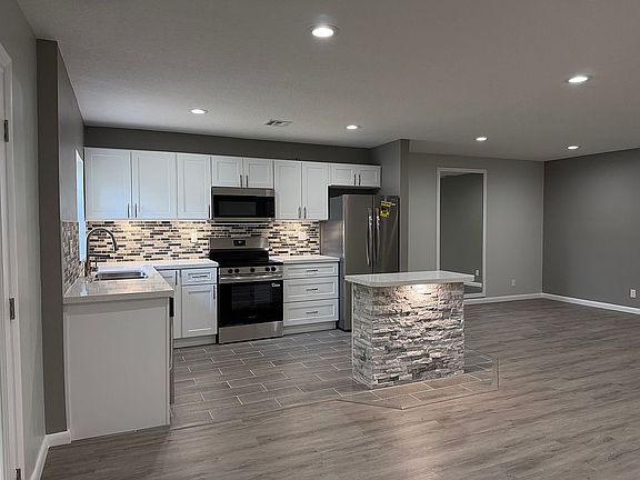 4th image of 1768 Lakefront Blvd Unit 128-C