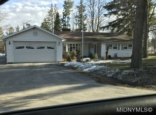 42 Wadsworth Rd, New Hartford, NY 13413