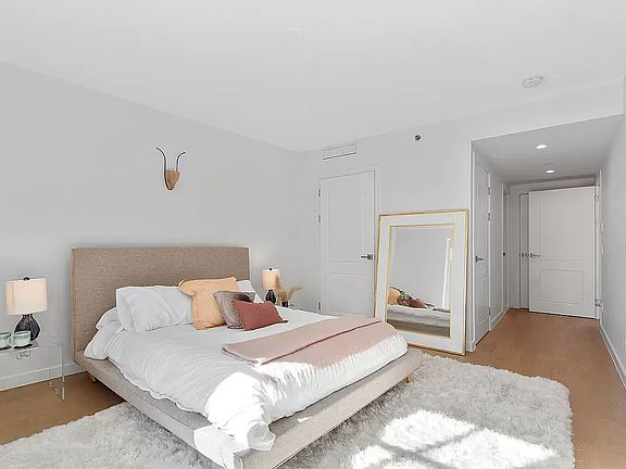3rd image of 37-26 32nd St #Pha