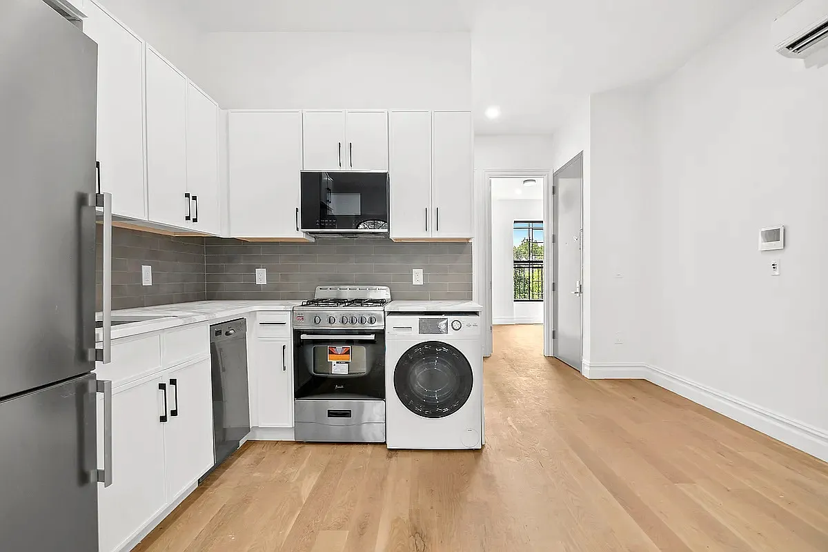 554 Putnam Avenue — Photo 1