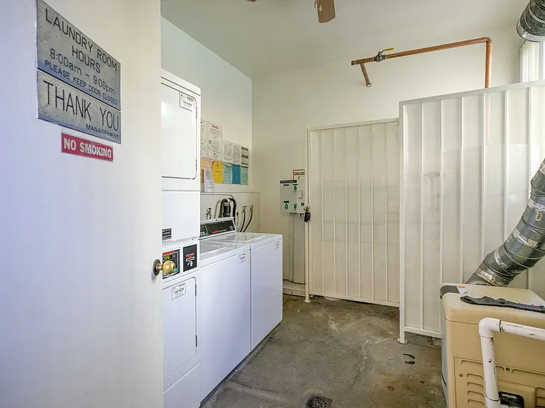 Sherman Oaks Towers — Photo 11