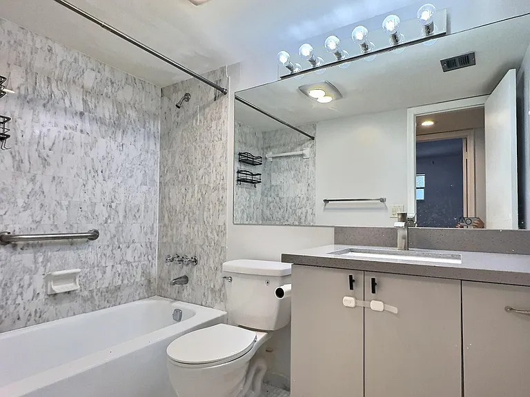 400 S Hollybrook Dr #202 — Photo 8