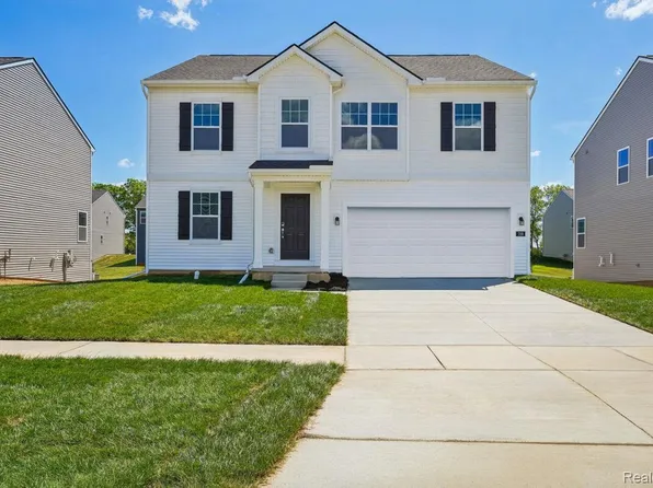 709 Whisperwood Way, Chelsea, MI 48118