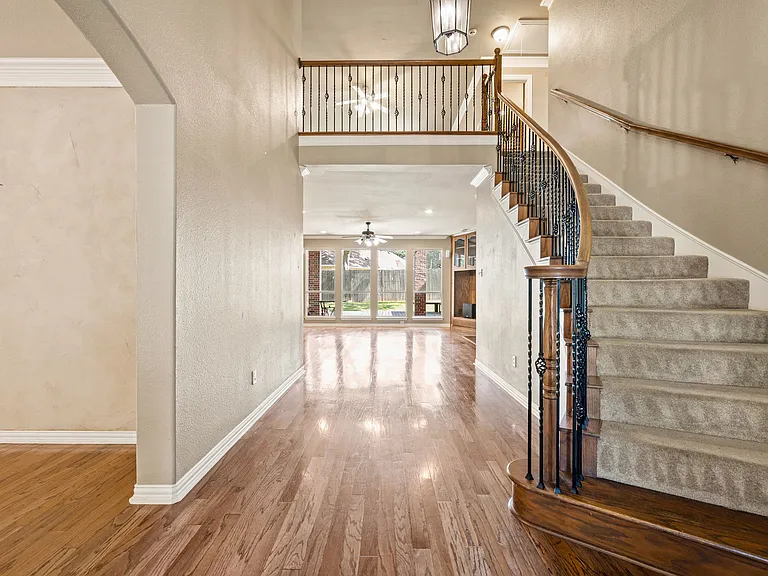 3316 Lexington Ave — Photo 24