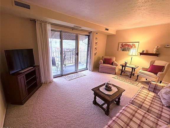 5th image of 16400 Heather Ln APT 302